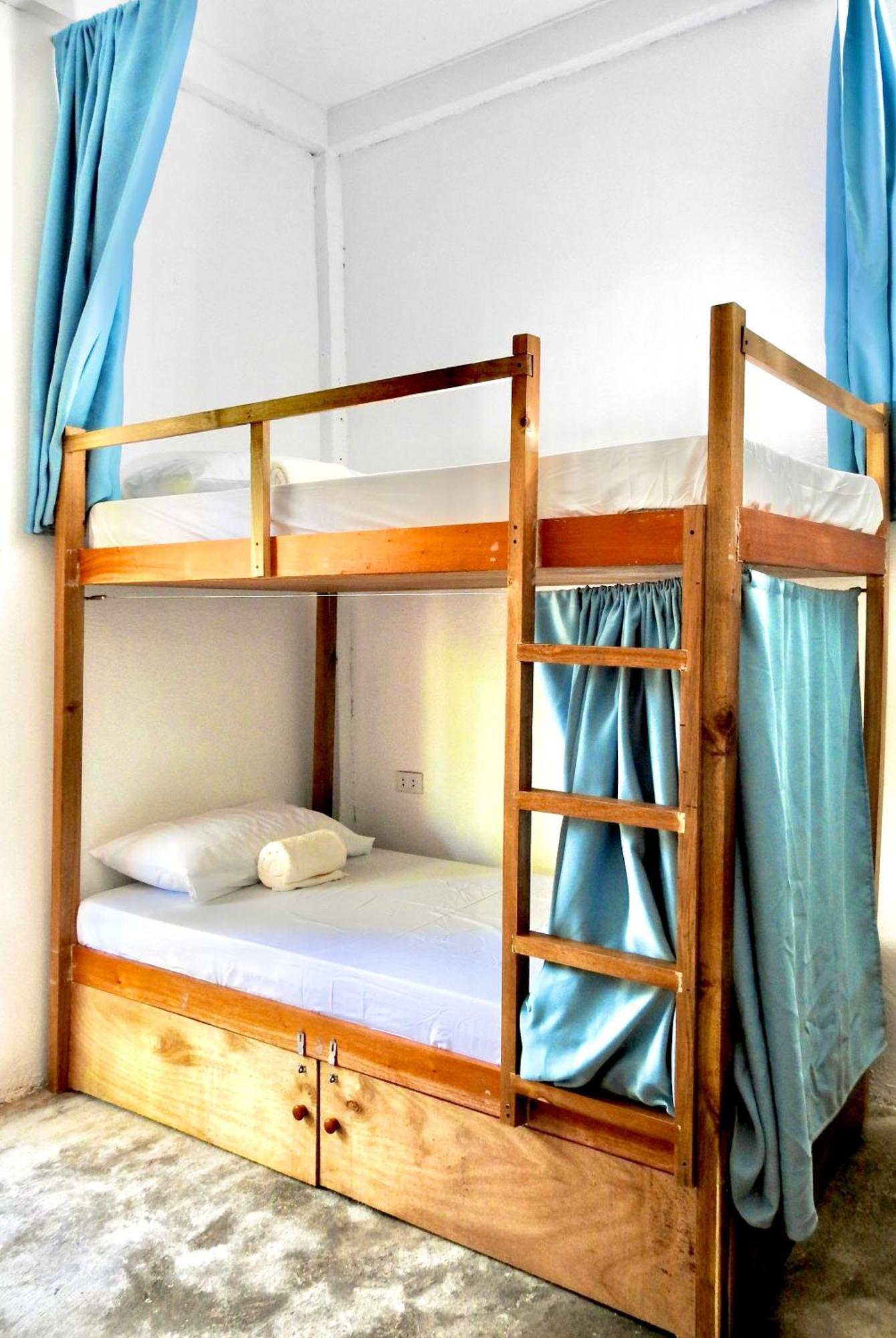 Three Little Birds Surf Hostel General Luna  Habitación foto